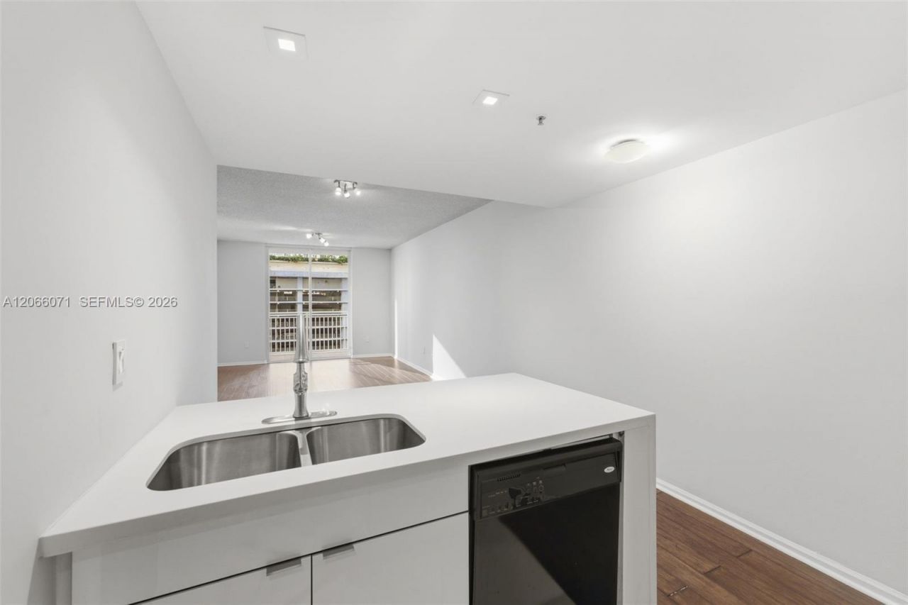 185 SE 14th Ter , Unit 1010, Miami, FL 33131 Photo