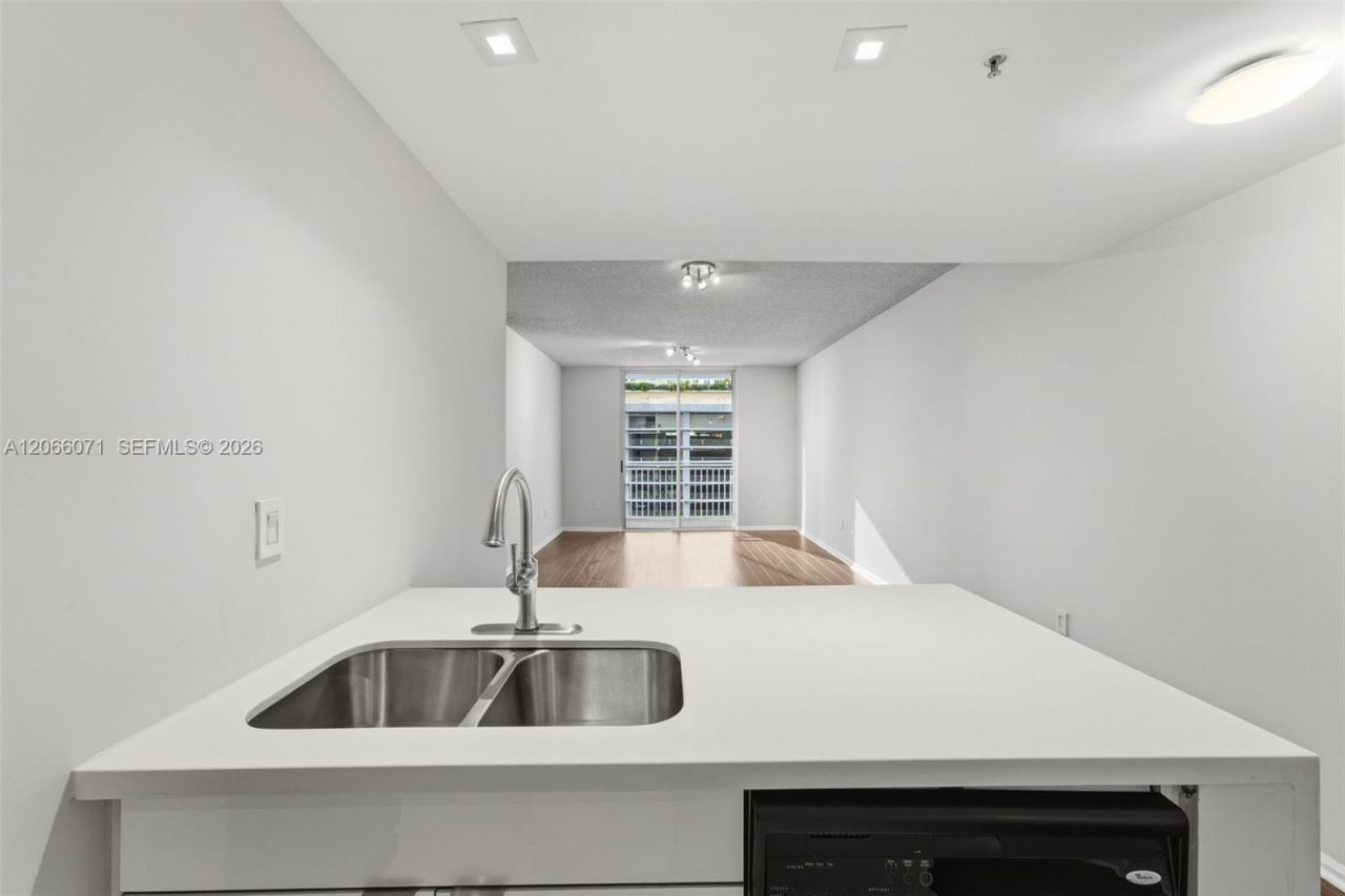 185 SE 14th Ter , Unit 1010, Miami, FL 33131 Photo