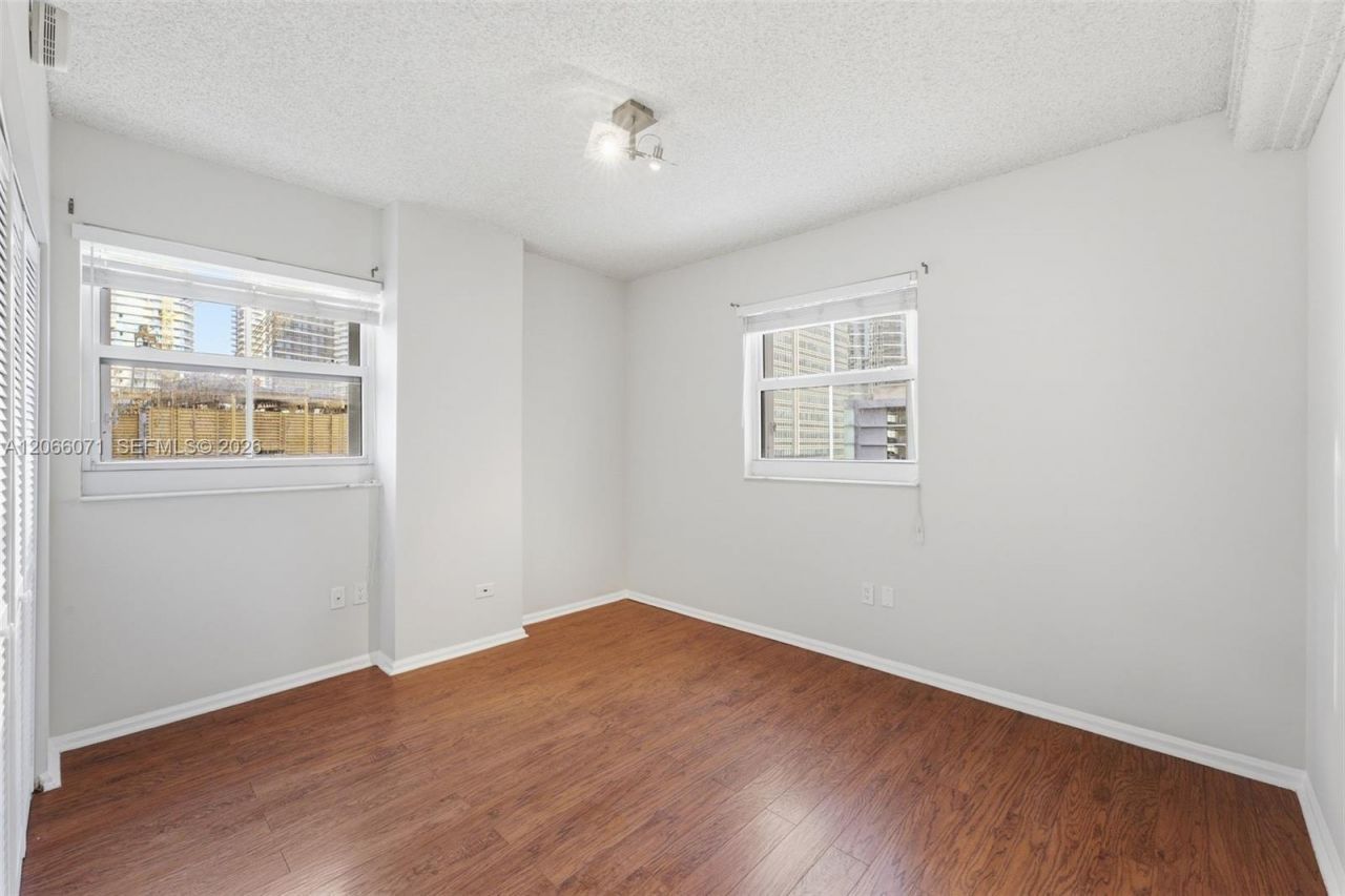 185 SE 14th Ter , Unit 1010, Miami, FL 33131 Photo