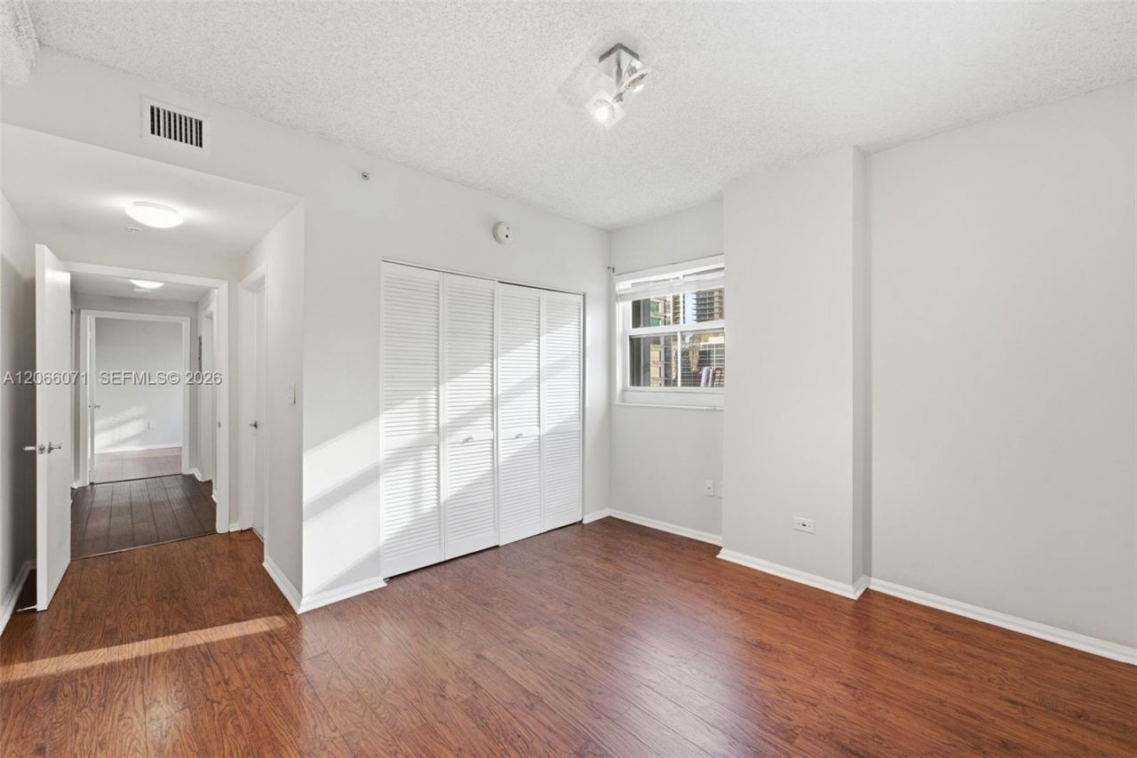 185 SE 14th Ter , Unit 1010, Miami, FL 33131 Photo