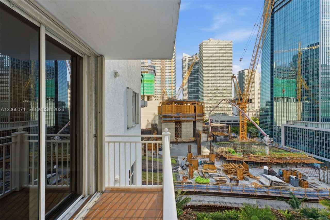185 SE 14th Ter , Unit 1010, Miami, FL 33131 Photo