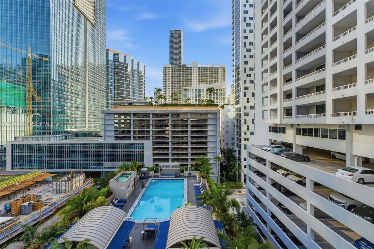 185 SE 14th Ter , Unit 1010, Miami, FL 33131 Photo