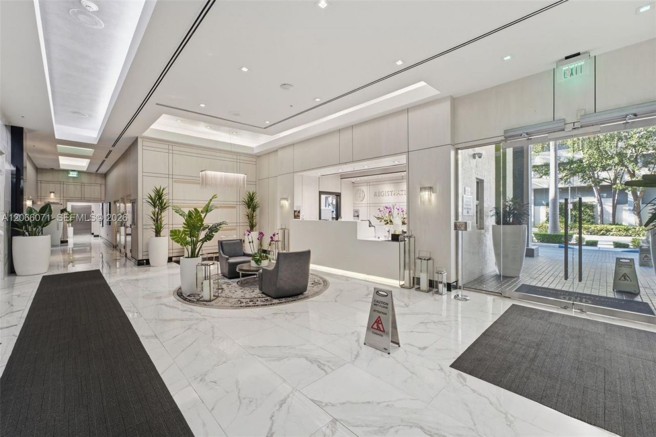 185 SE 14th Ter , Unit 1010, Miami, FL 33131 Photo