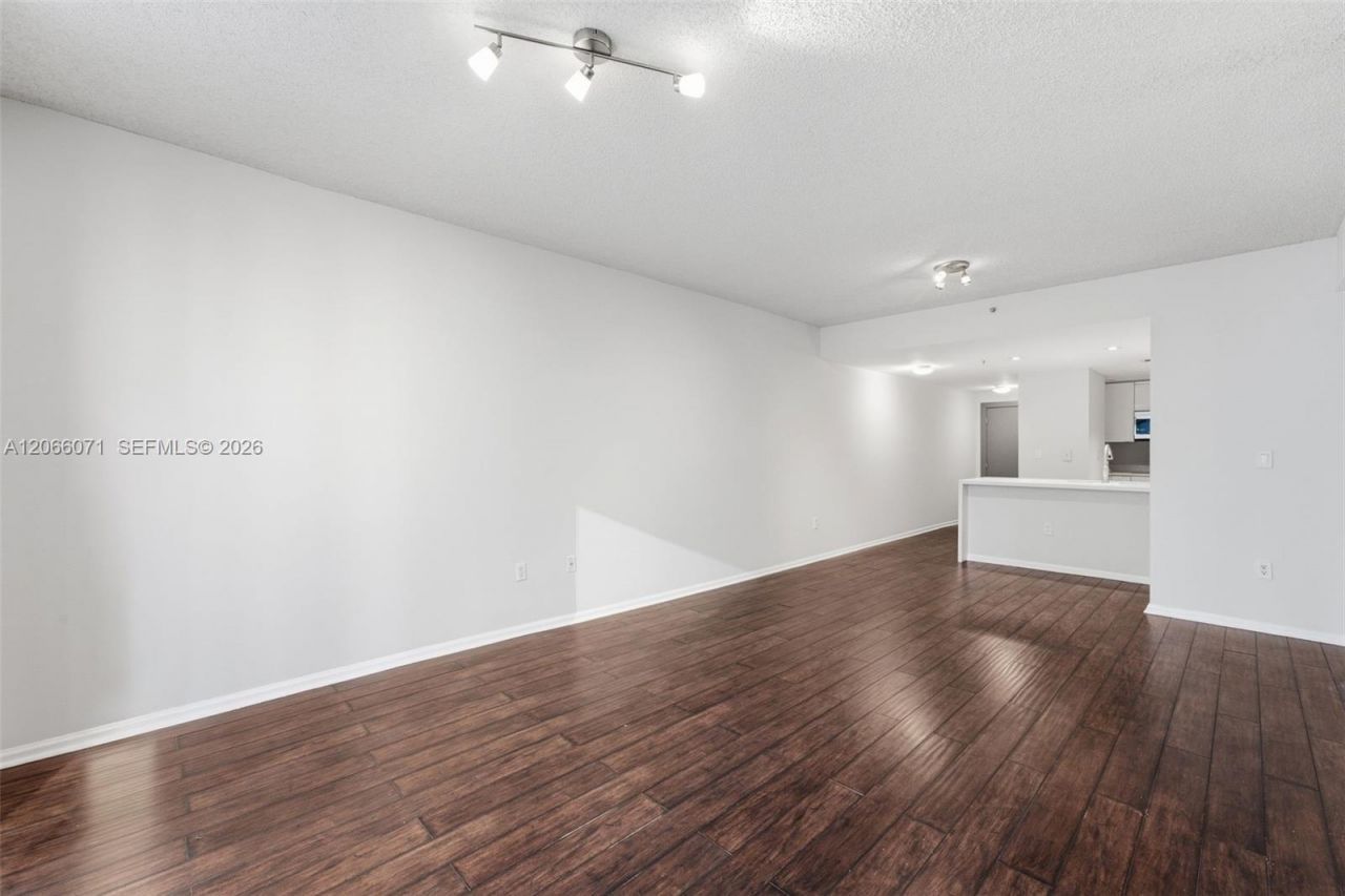 185 SE 14th Ter , Unit 1010, Miami, FL 33131 Photo