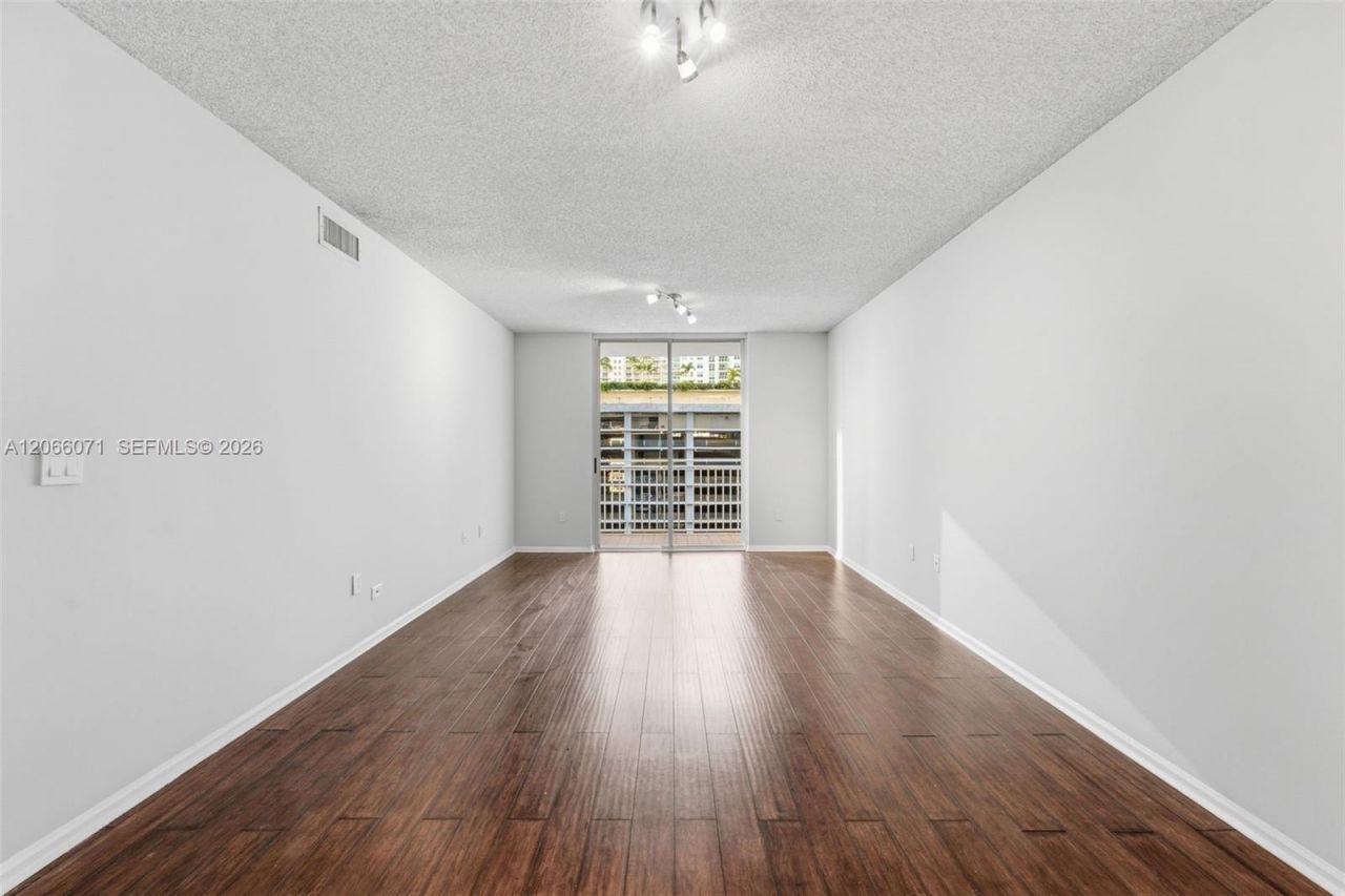 185 SE 14th Ter , Unit 1010, Miami, FL 33131 Photo