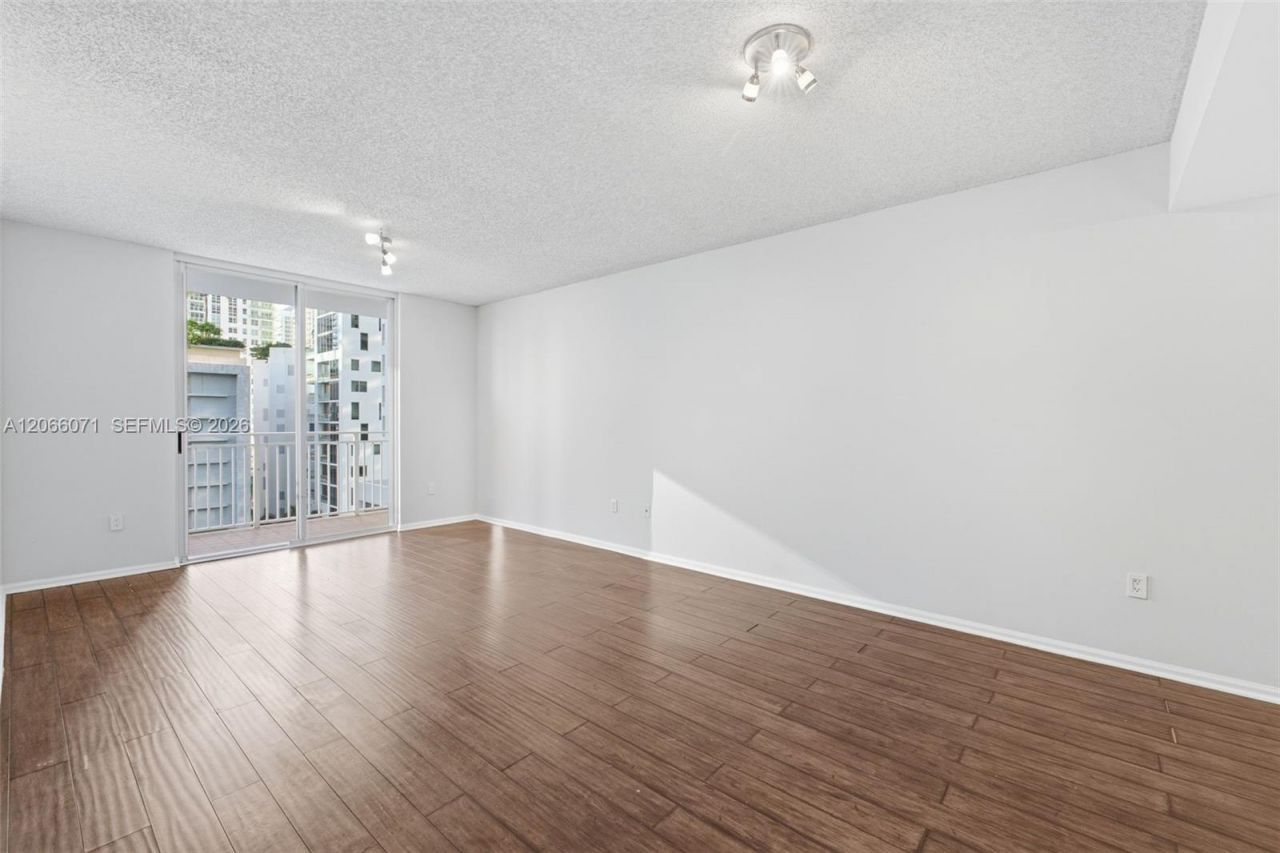 185 SE 14th Ter , Unit 1010, Miami, FL 33131 Photo