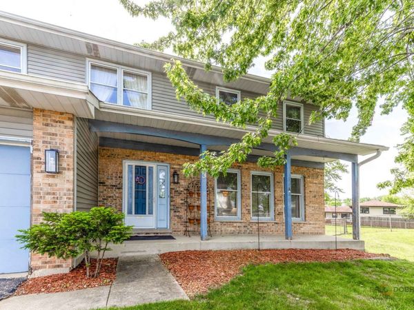 793 Santa Fe Court , Carol Stream, IL 60188