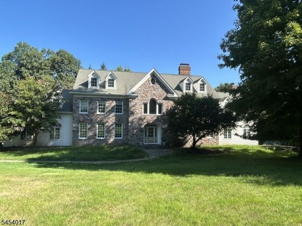 568 Stangle Rd, Bridgewater, NJ 08836