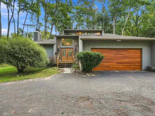 2365 Lochaven Road, West Bloomfield Township, Mi 48324