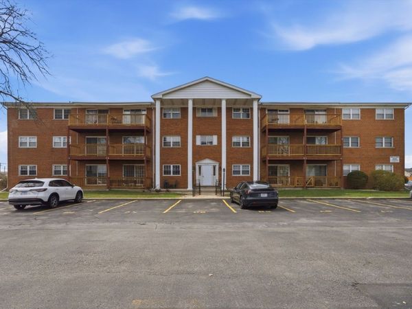 6135 W 94th Street , Unit C8, Oak Lawn, IL 60453
