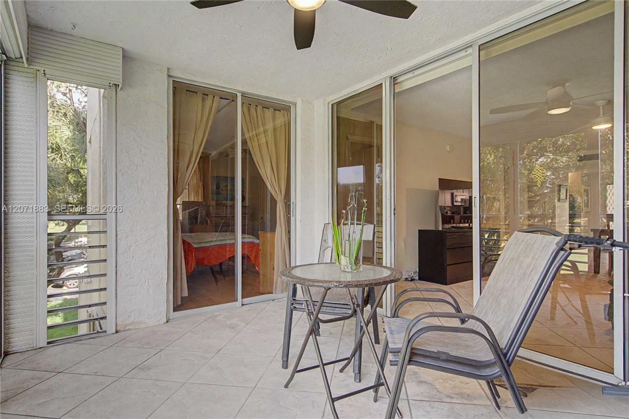 9520 Seagrape Dr, Unit 205, Davie, FL 33324 Photo