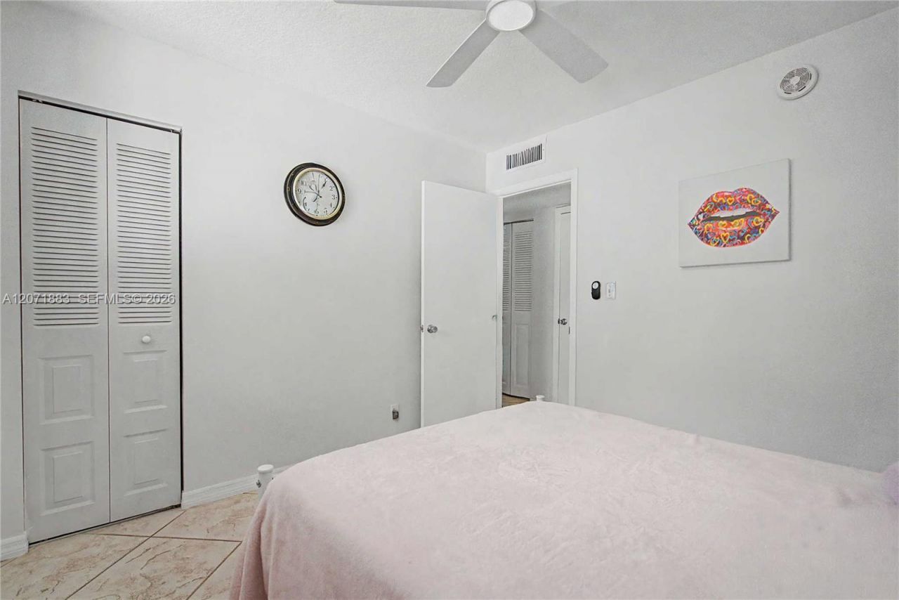 9520 Seagrape Dr, Unit 205, Davie, FL 33324 Photo