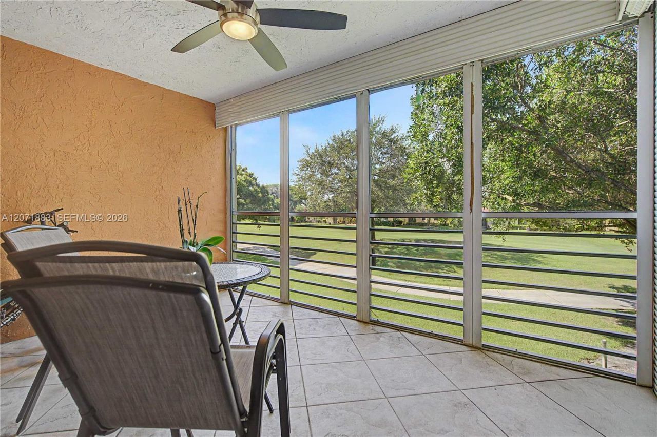 9520 Seagrape Dr, Unit 205, Davie, FL 33324 Photo
