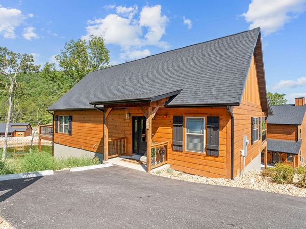 321 Campfire Pass, Hollister, MO 65672