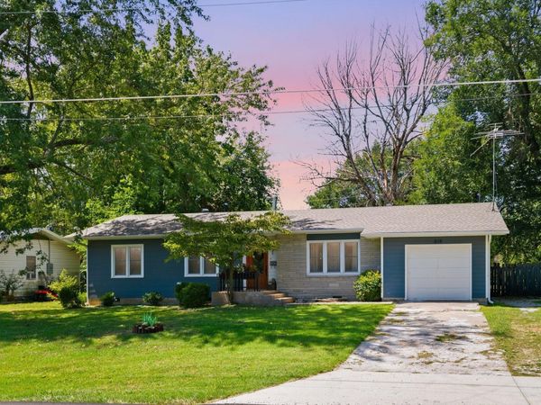 319 S West Avenue , Republic, MO 65738