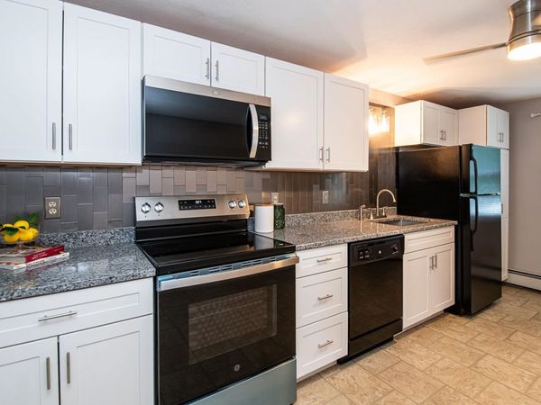 33 Garden Road, Unit 11, Plaistow, NH 03865