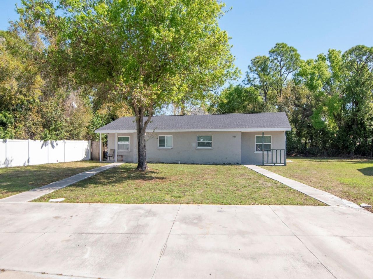 1209 62nd Avenue E, Bradenton, FL 34203 Photo