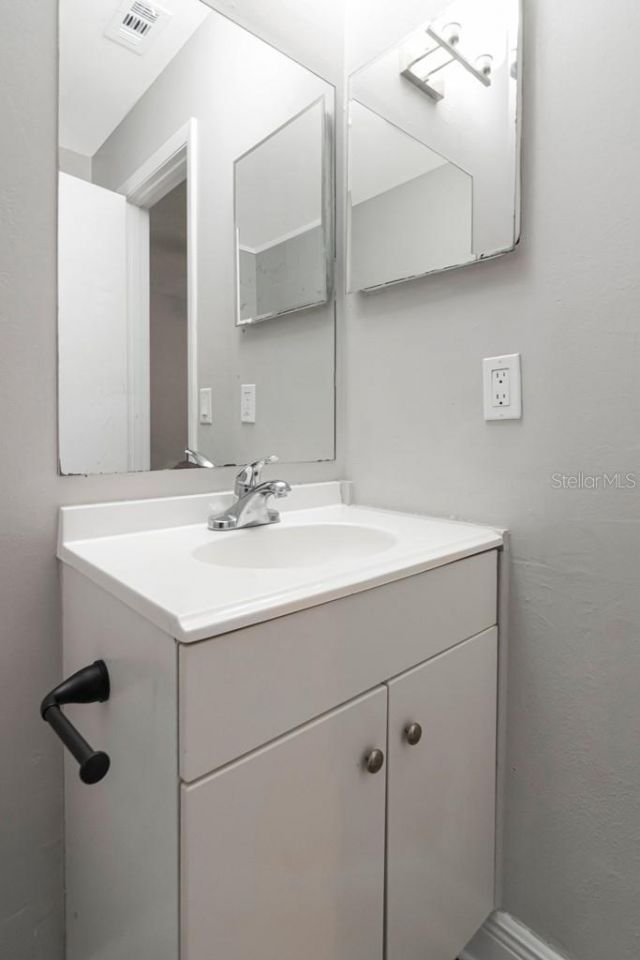 1209 62nd Avenue E, Bradenton, FL 34203 Photo
