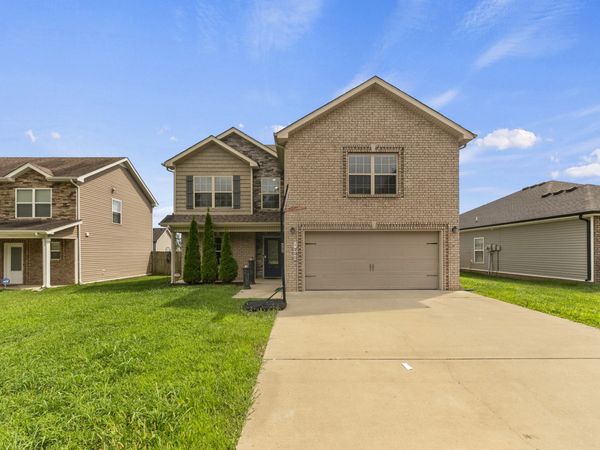 1200 Gentry Dr, Clarksville, TN 37043