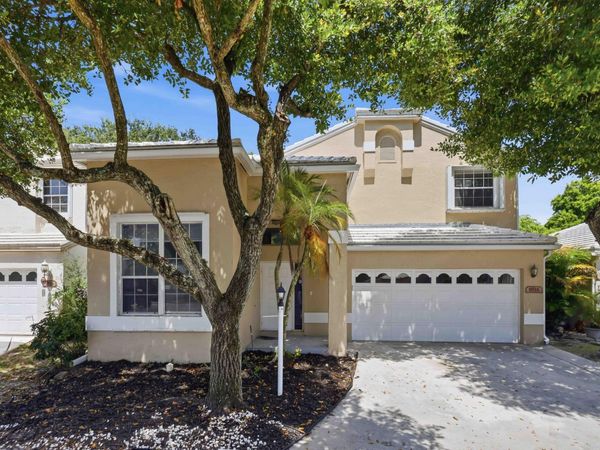 9516 NW 8TH Circle, Plantation, FL 33324