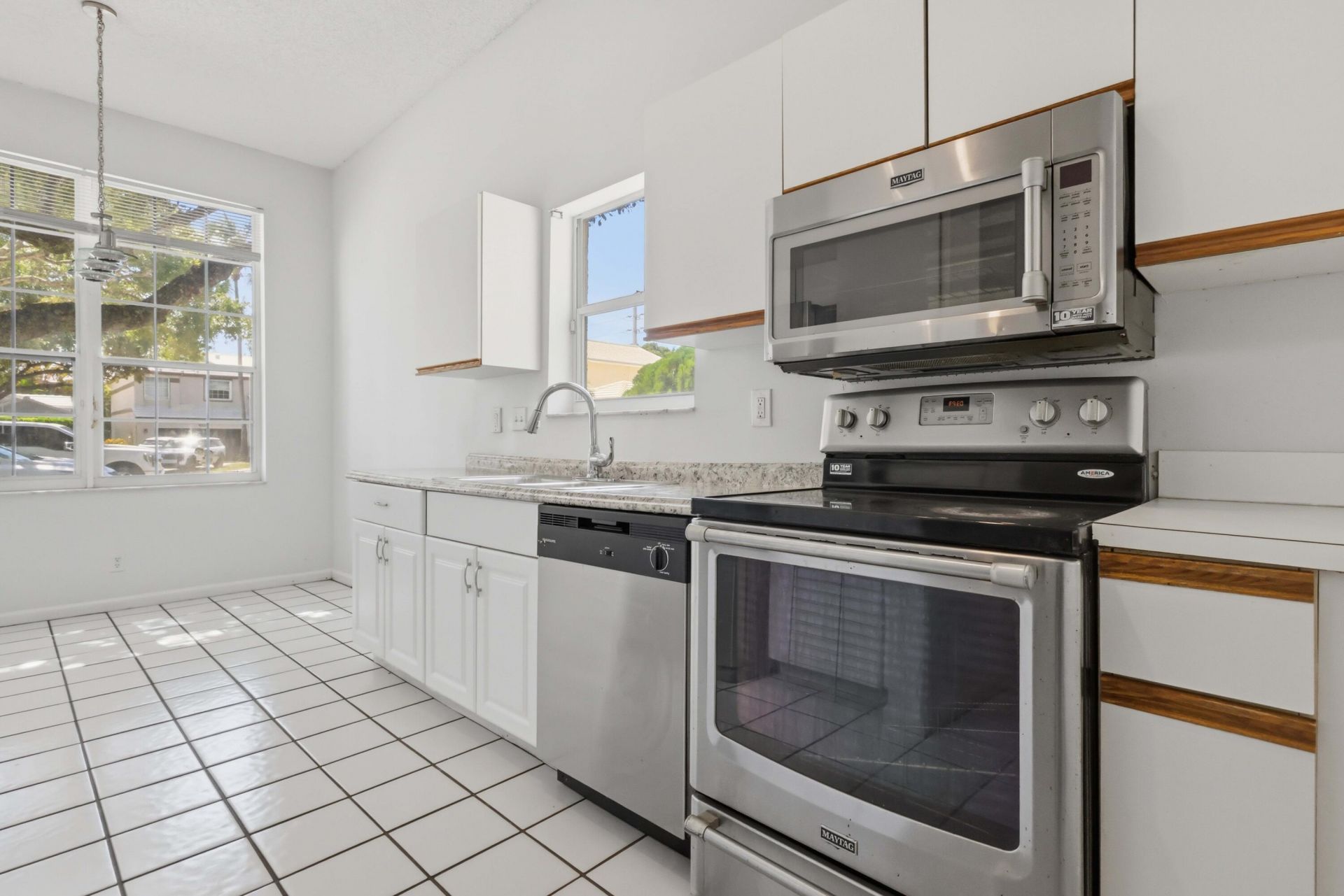 9516 NW 8th Circle, Plantation, FL 33324 Photo