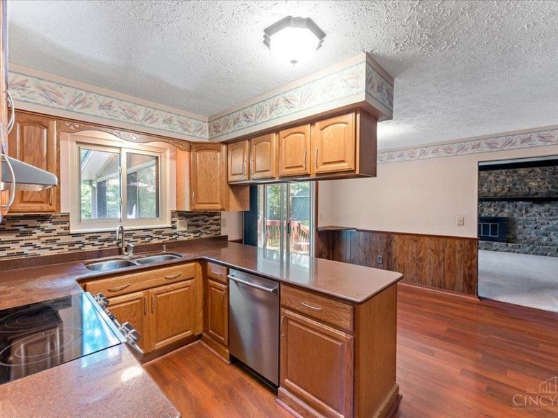 1674 Foxwood Trail, Miami Township, OH 45140 Photo 13