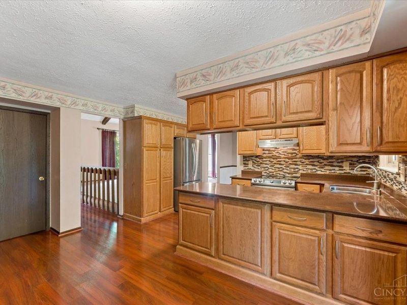 1674 Foxwood Trail, Miami Township, OH 45140 Photo 16