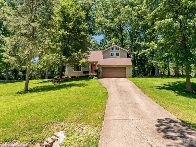 1674 Foxwood Trail, Miami Township, OH 45140 Photo 3
