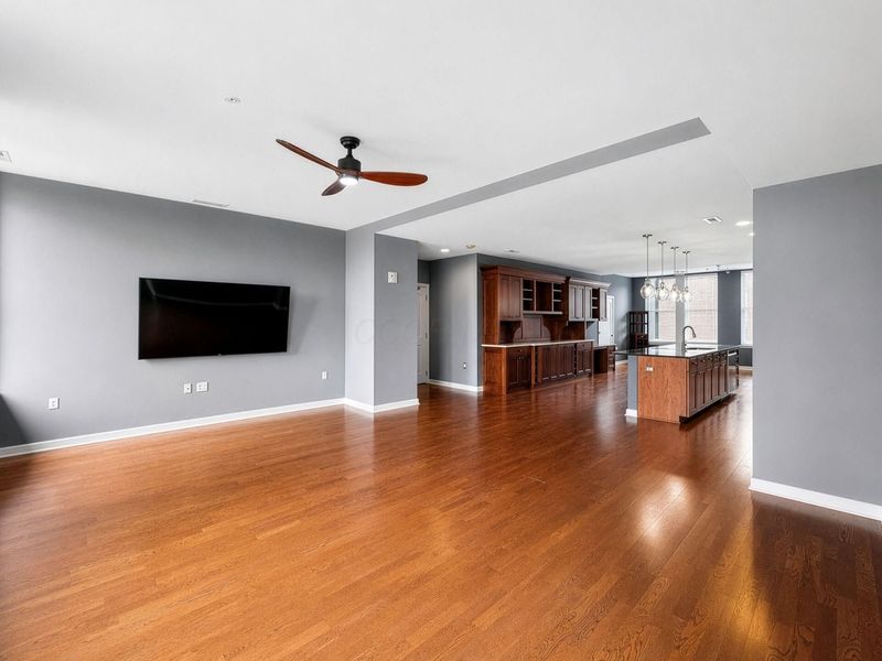 145 N High Street, Unit 301, Columbus, OH 43215 Photo 6