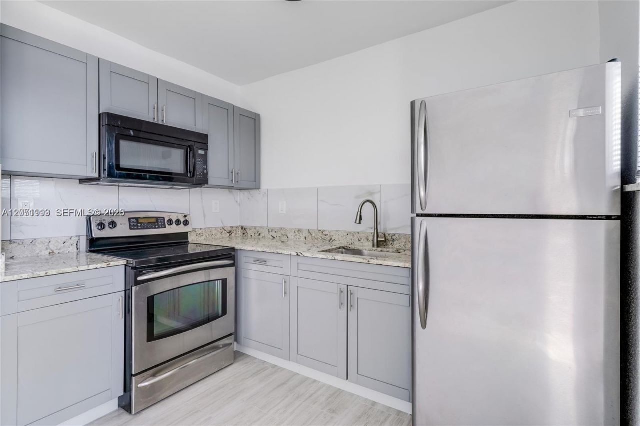 1281 NW 61st St, Unit 31, Miami, FL 33142 Photo