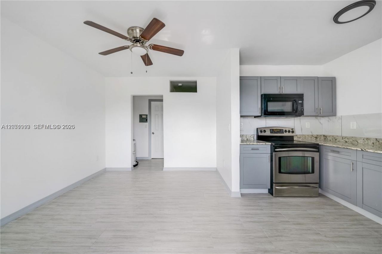 1281 NW 61st St, Unit 31, Miami, FL 33142 Photo