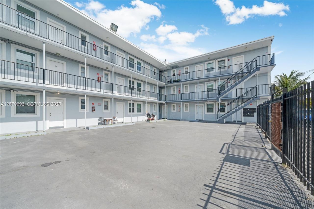 1281 NW 61st St, Unit 31, Miami, FL 33142 Photo