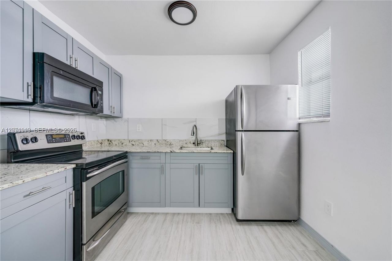 1281 NW 61st St, Unit 31, Miami, FL 33142 Photo