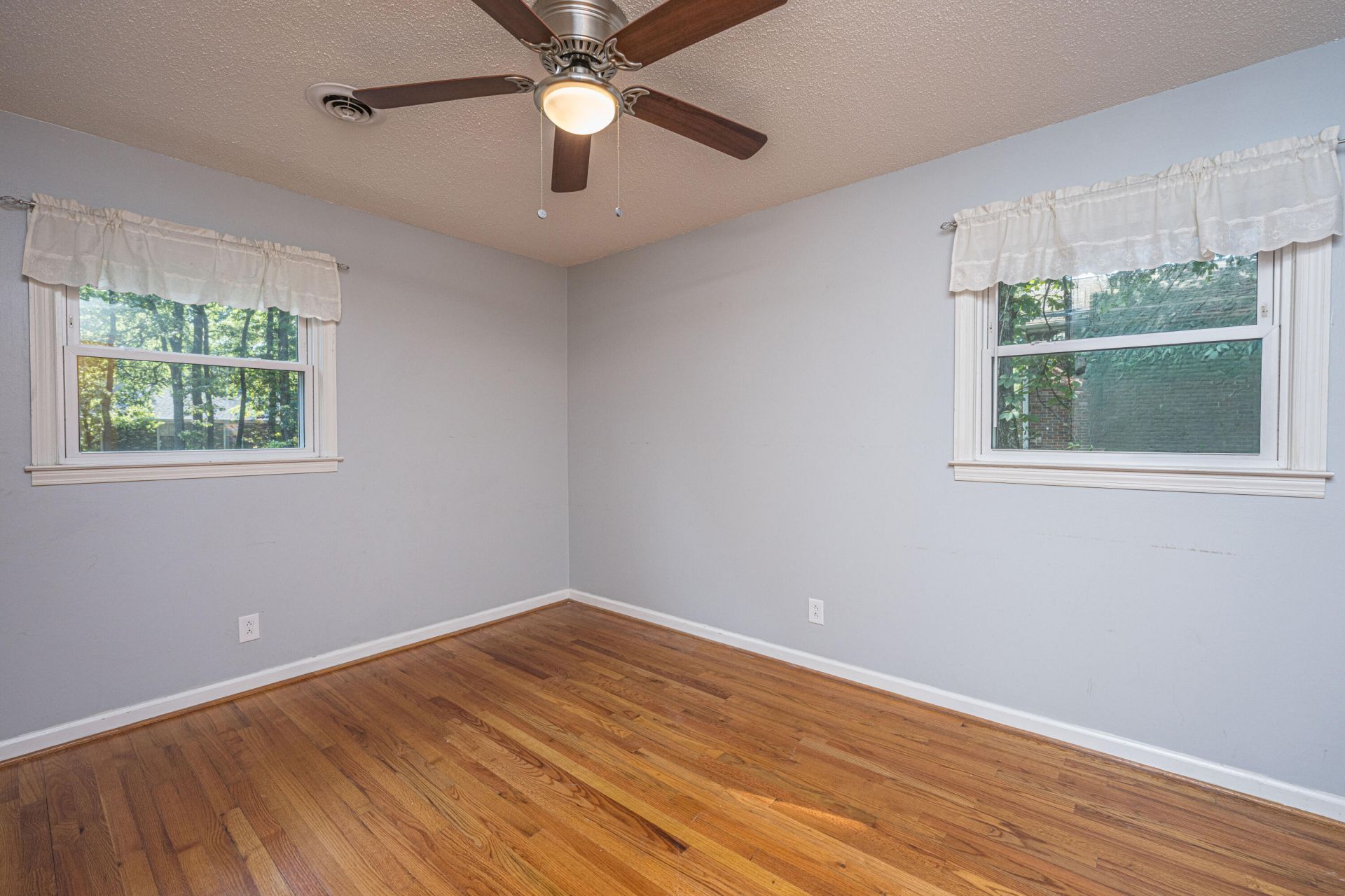427 Parkdale Drive Photo 17
