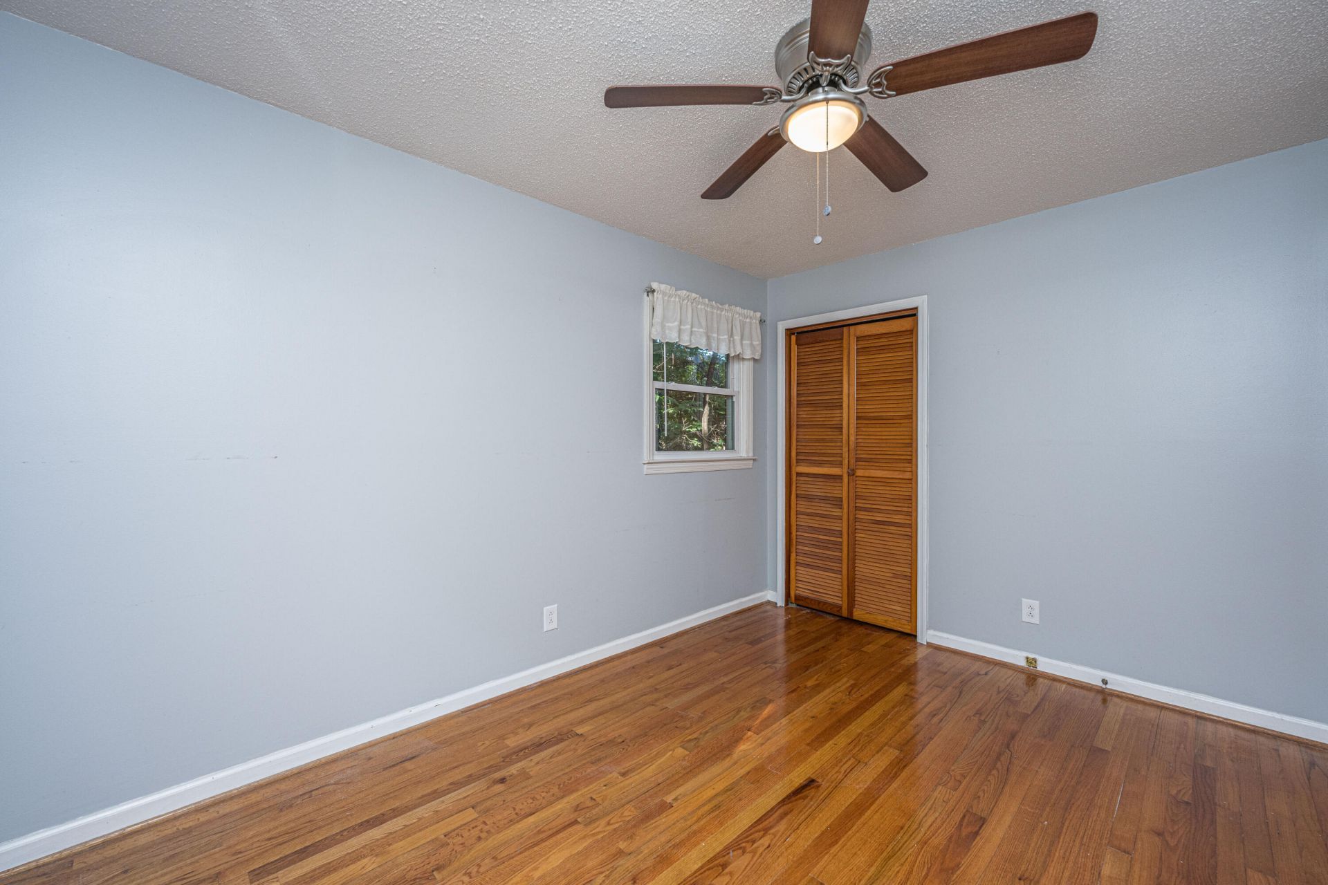 427 Parkdale Drive Photo 18