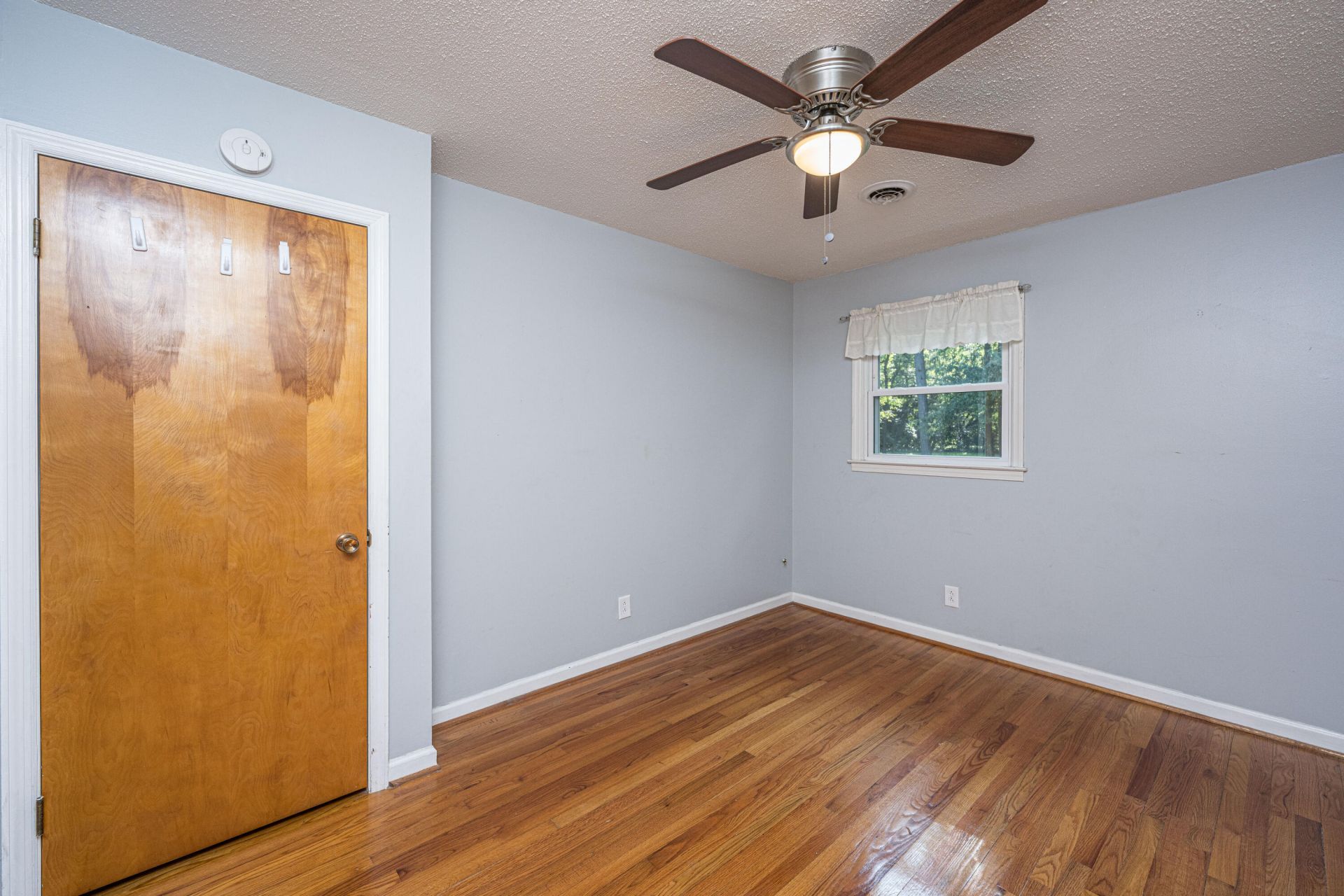 427 Parkdale Drive Photo 19