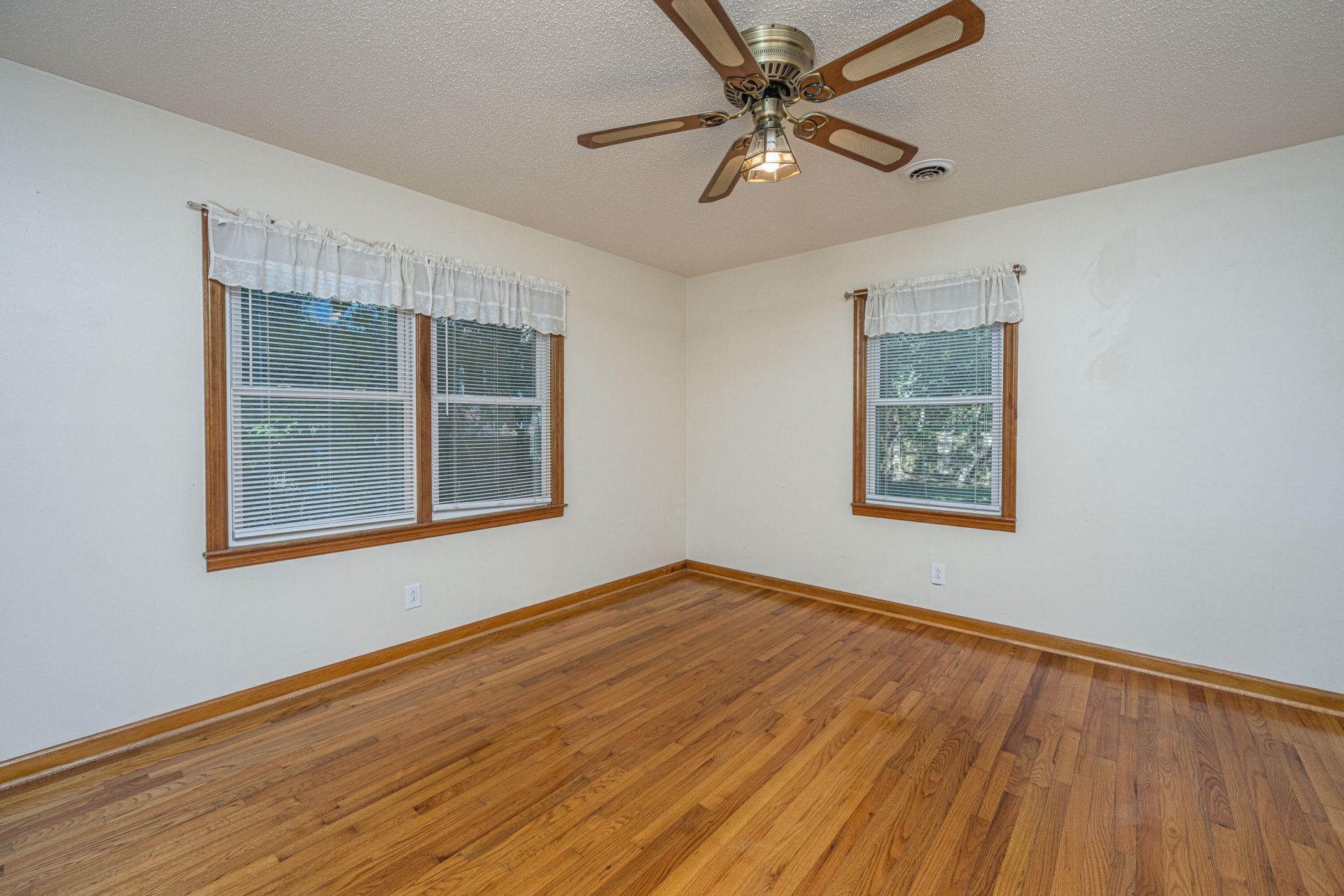 427 Parkdale Drive Photo 28