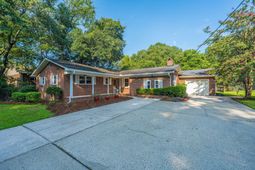 427 Parkdale Drive photo 4