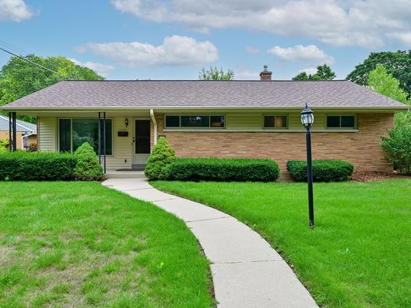 8143 W Raymond LANE, West Allis, WI 53219