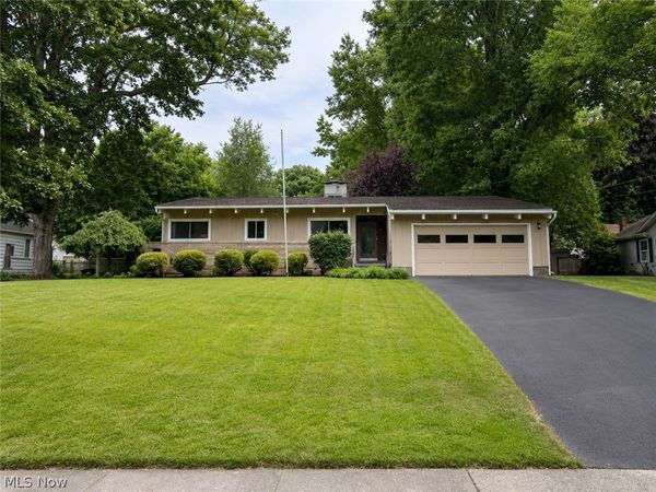 570 Mardon Avenue , Akron, OH 44303