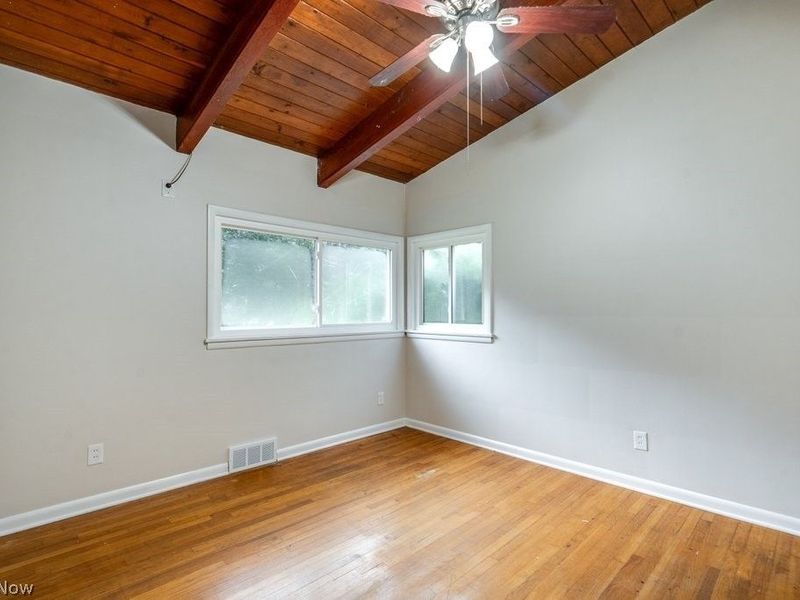 570 Mardon Avenue, Akron, OH 44303 Photo 9