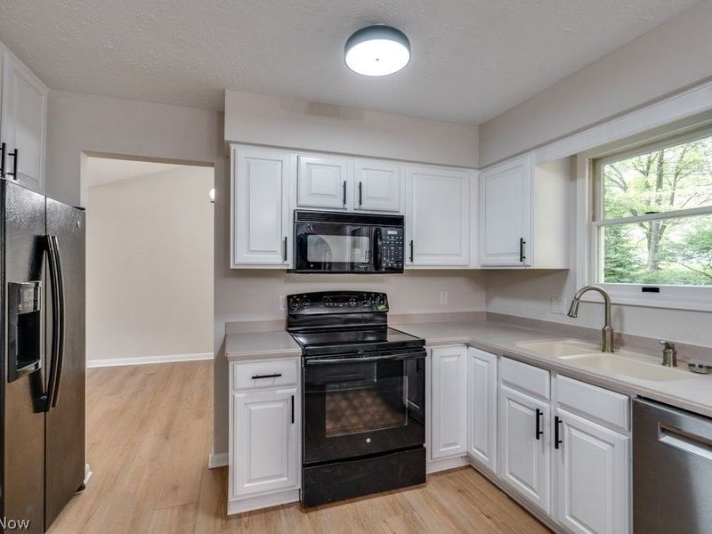 4100 Bunker Court, North Royalton, OH 44133 Photo 8
