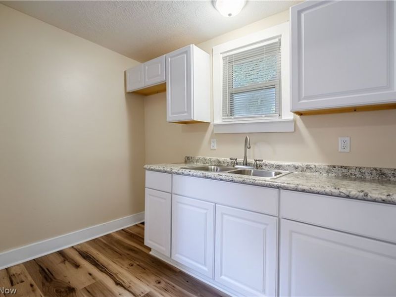 1152 Manning Avenue, Akron, OH 44307 Photo 10