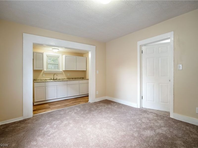 1152 Manning Avenue, Akron, OH 44307 Photo 4