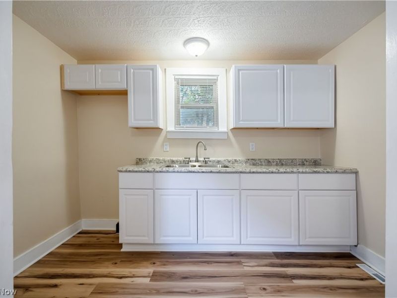 1152 Manning Avenue, Akron, OH 44307 Photo 8