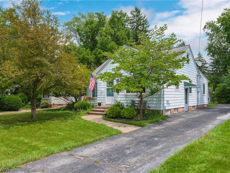 4089 W 229th Street, Fairview Park, OH 44126 Photo 2