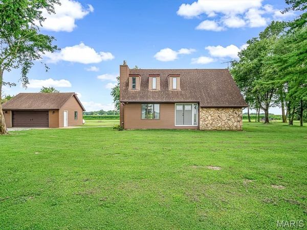 10024 Karch Road, Mascoutah, IL 62258