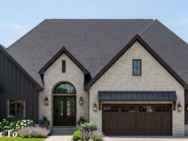 8709 NW Creekside Drive, Johnston, IA 50131