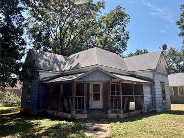 300 S Rosehill Avenue , Cleveland, OK 74020
