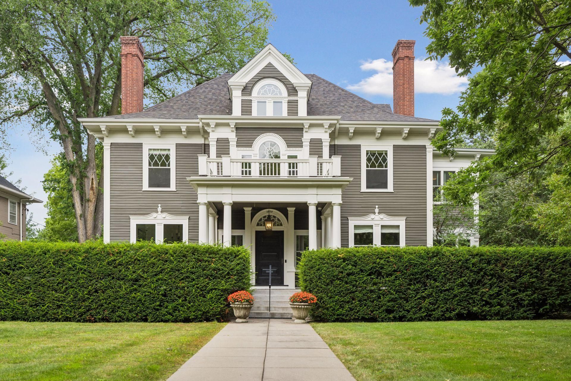 1373 Summit Avenue Saint Paul, MN 55105